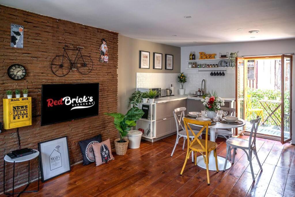 Redbrick'S Bergerac, Au Coeur Du Centre Historique Apartment Exterior photo